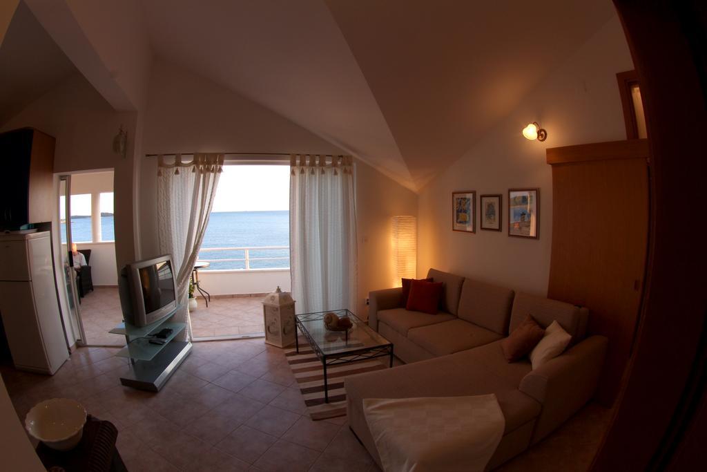 Apartmán Bili Dvori Rogoznica  Pokoj fotografie